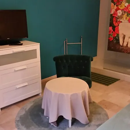 Gira 게스트하우스 *